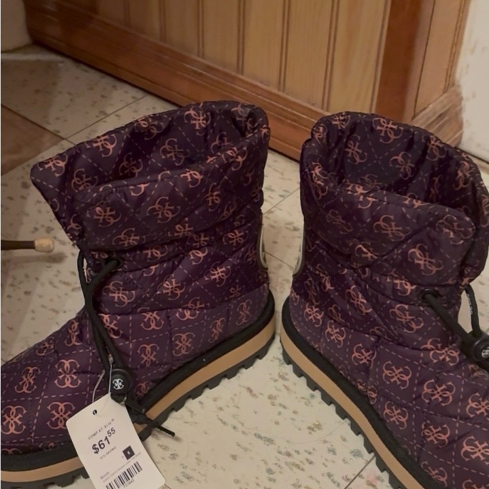 Guess quilted boots and purple size 5 women’s